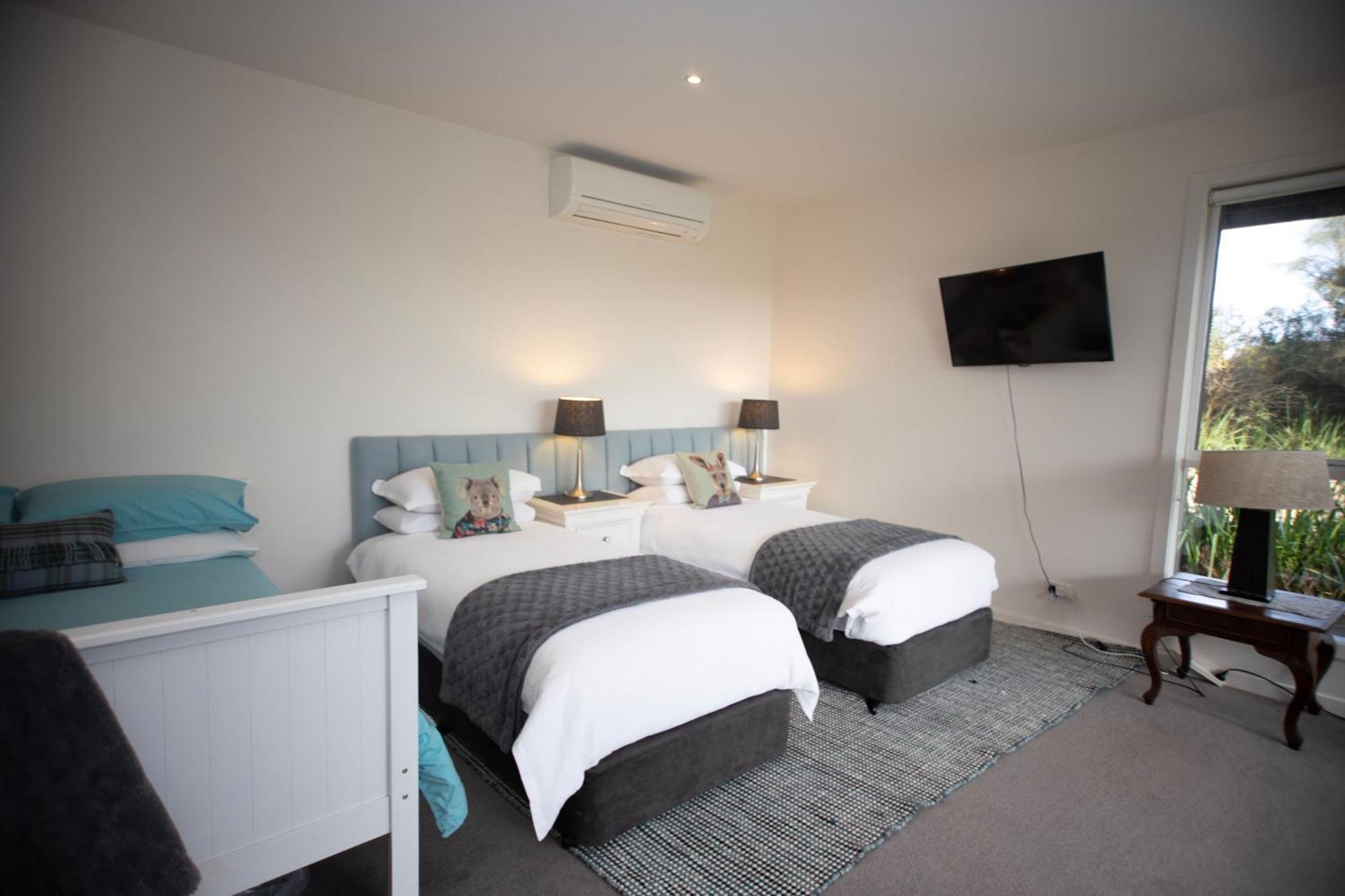 12 Apostles Accommodation Anchors Beach House With Sea Views Port Campbell Exterior photo